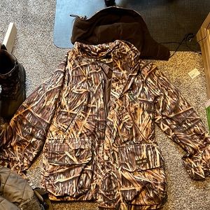 Large mossy oak